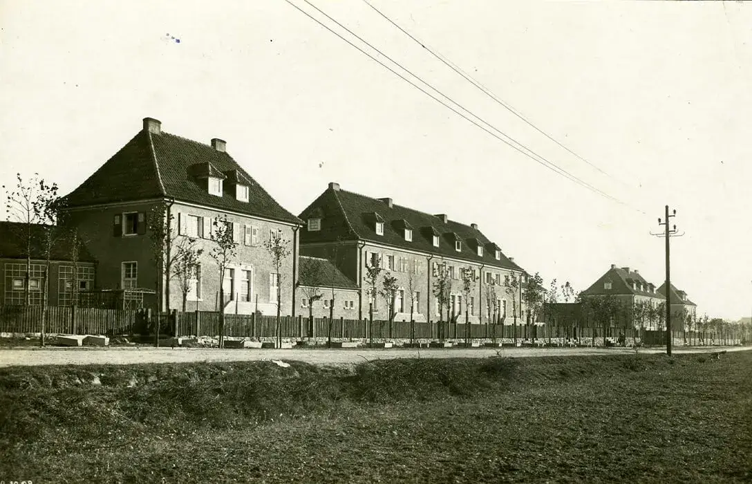 Wohnhäuser an der Ziegelstraße in Dinslaken-Hiesfeld. Aufnahme aus dem Jahr 1921.