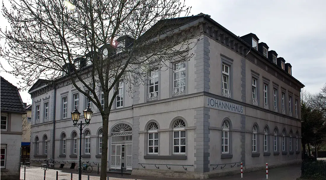 Das Johannahaus in der Duisburger Straße, ehemals Hotel Rosendahl und Dinslakener Poststation (Foto aus 2010).